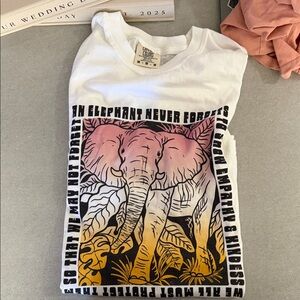 Comfort Colors White Elephant Graphic Tee- never worn